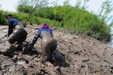 Mud Friends view details of set gm-4m037, Isabeau and Violet Vixen take a mudbath in boilersuits